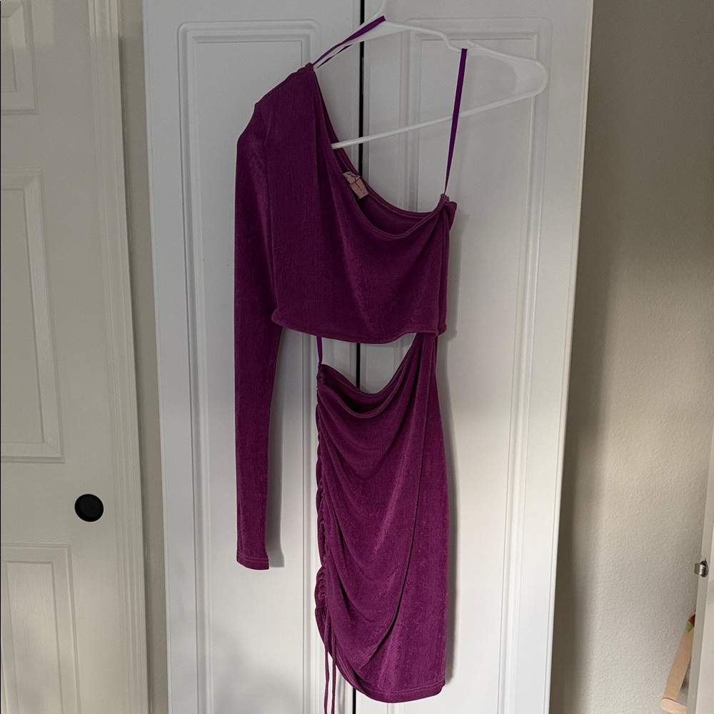 Elegant Purple One-Shoulder Long Sleeve Dress - Picture 2 of 3
